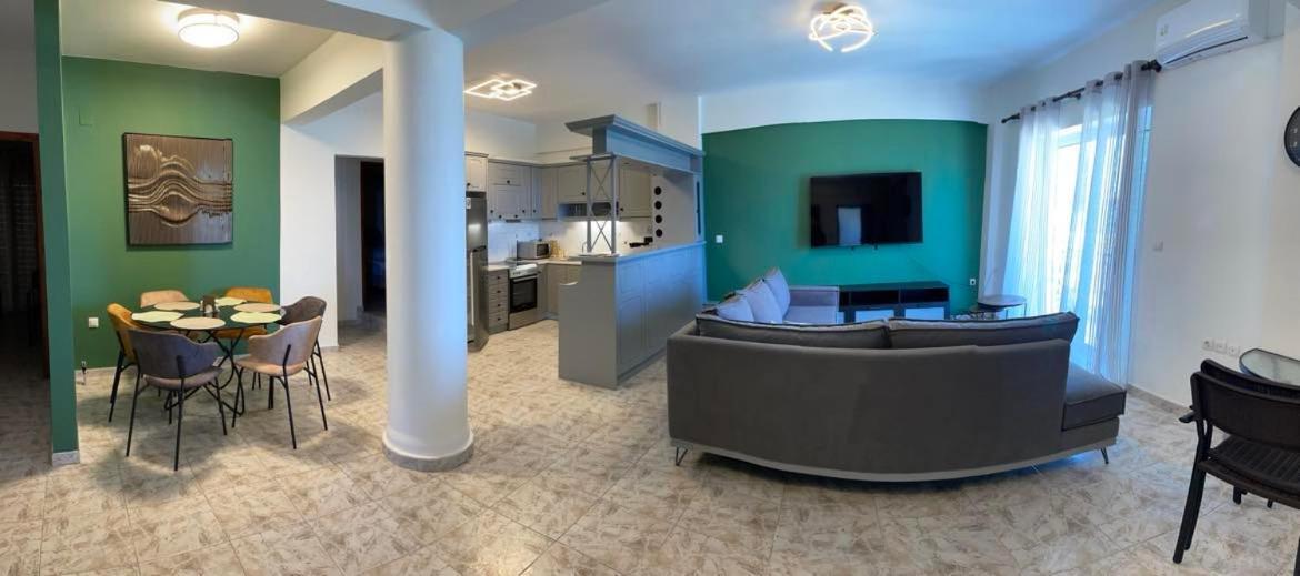Danaos Hotel ハニア エクステリア 写真