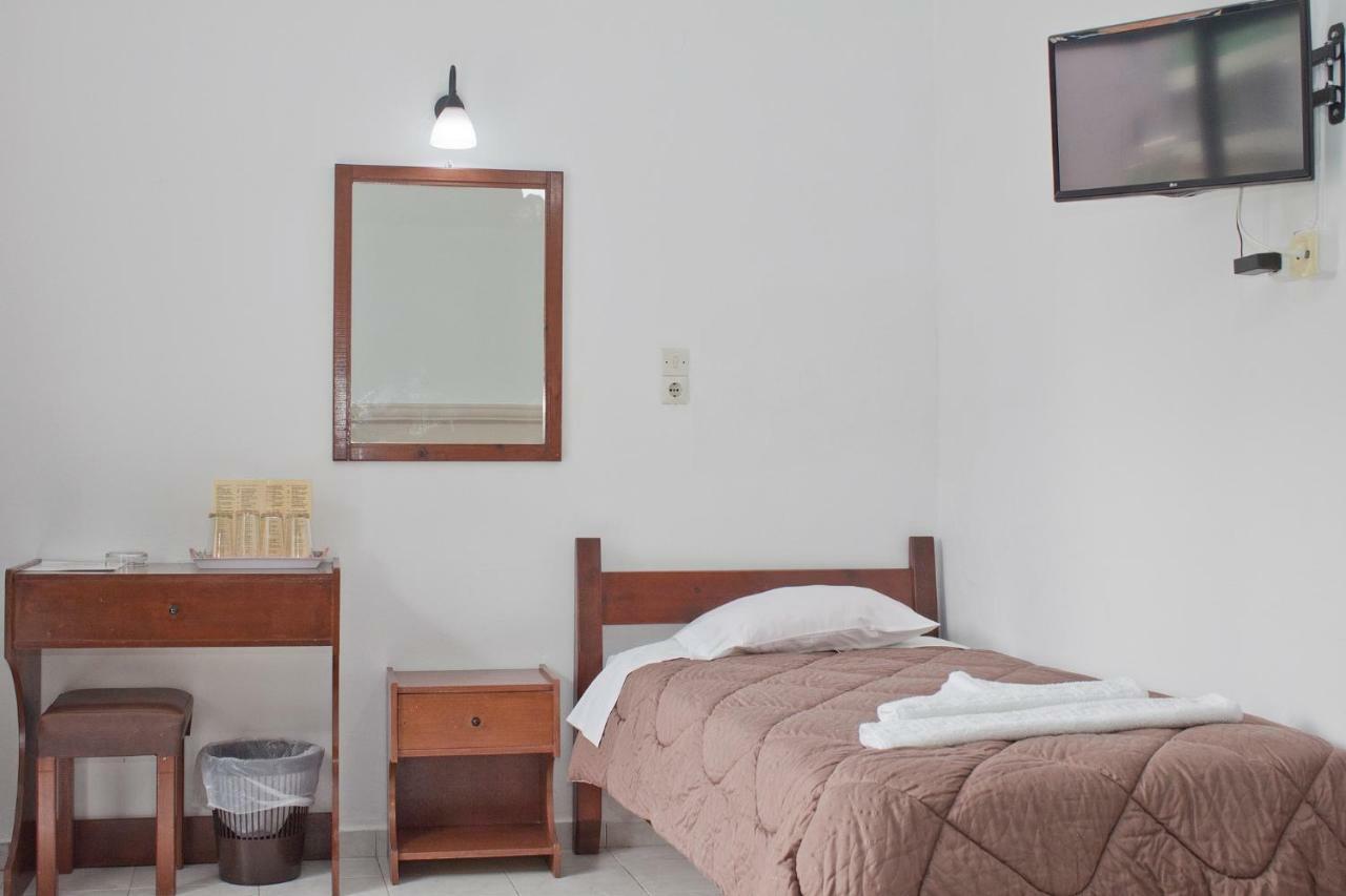 Danaos Hotel ハニア エクステリア 写真