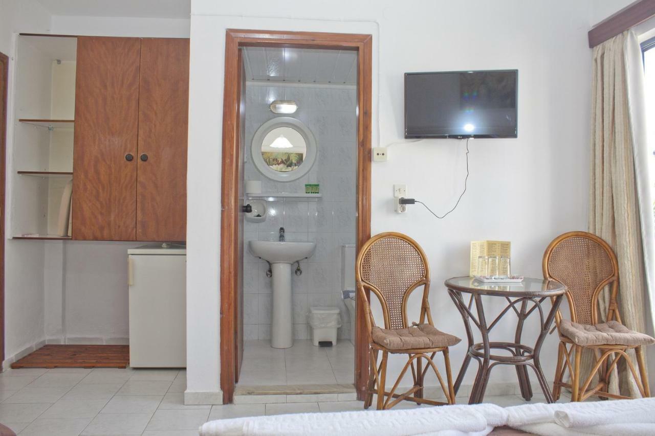 Danaos Hotel ハニア エクステリア 写真